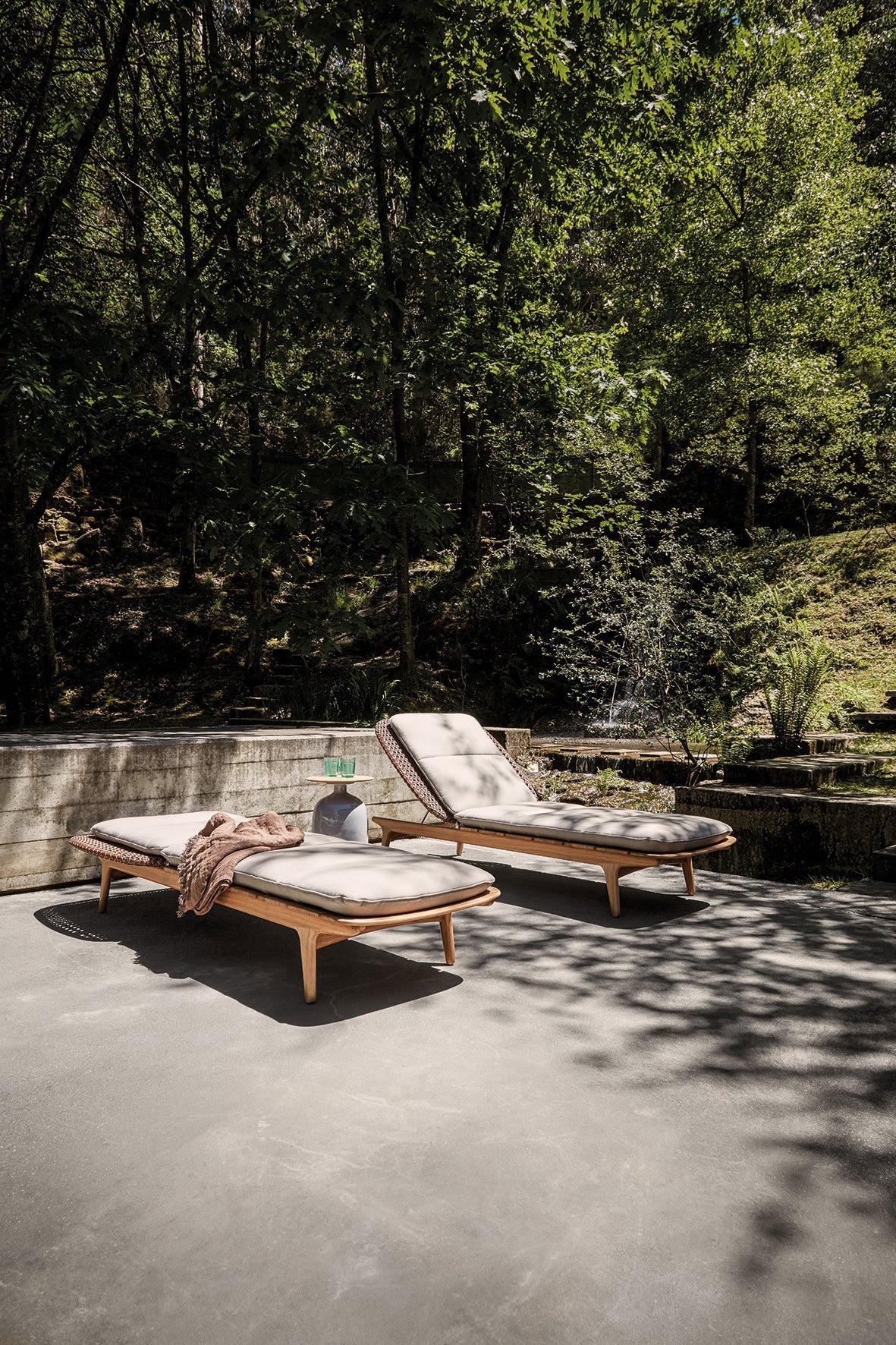 Kay Lounger-Contract Furniture Store for hospitality, leisure & commercial projects