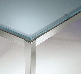 Kuadro Dining Table