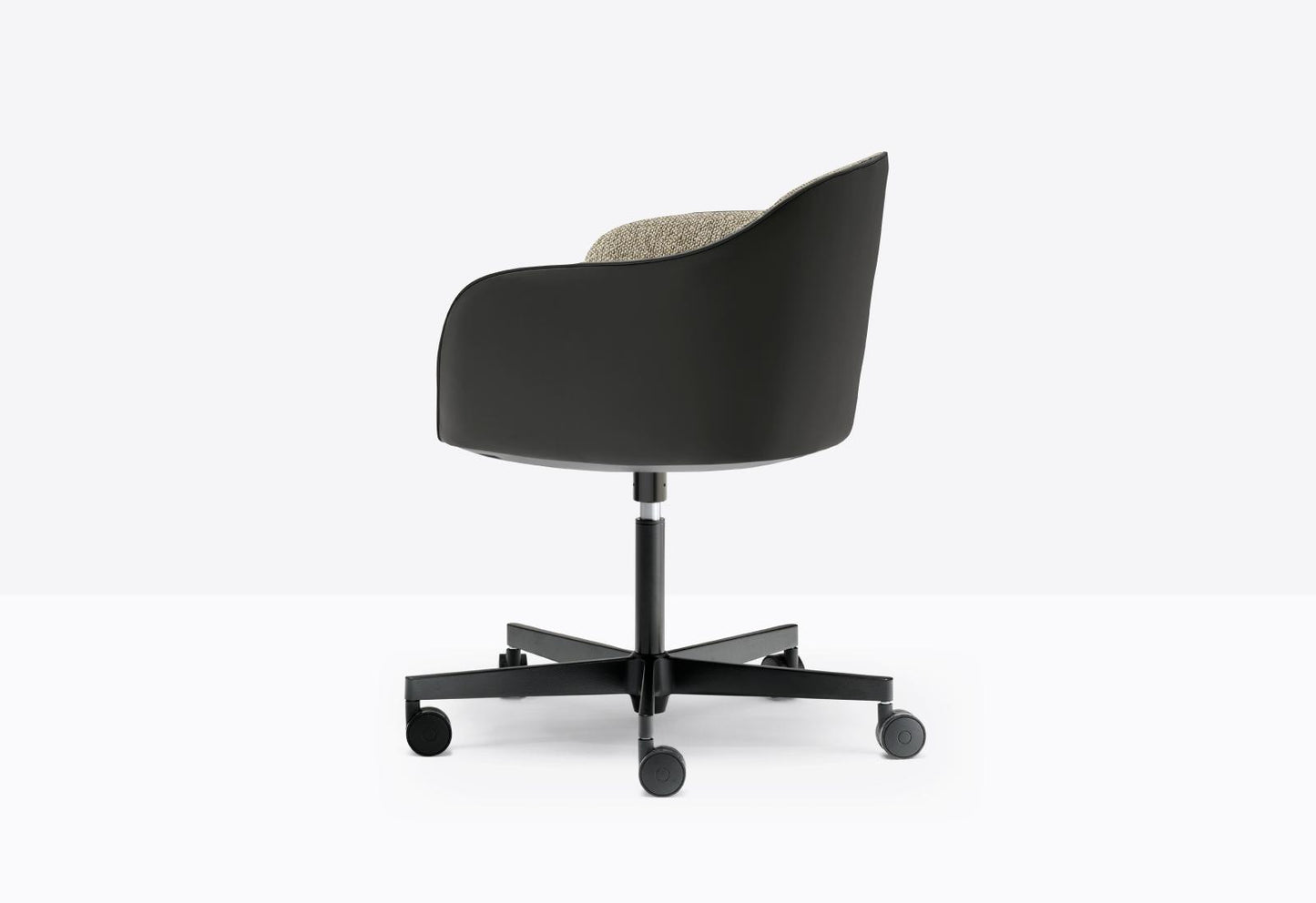 Laja 2 888/2 Armchair-Contract Furniture Store for hospitality, leisure & commercial projects