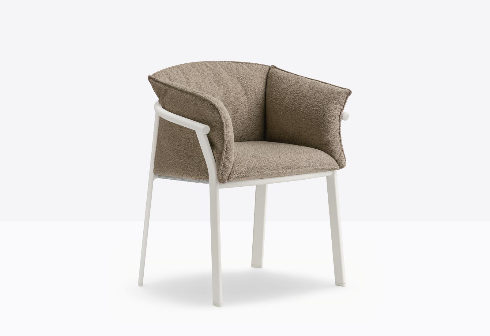 Lamorisse 3685 Armchair-Contract Furniture Store for hospitality, leisure & commercial projects