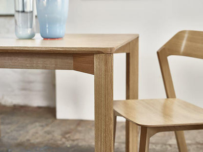 Lasa Dining Table