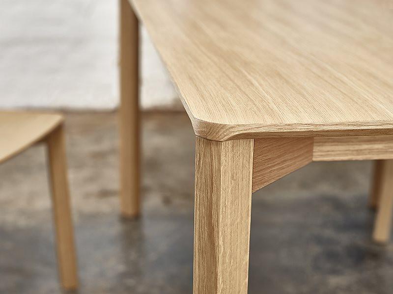 Lasa Dining Table