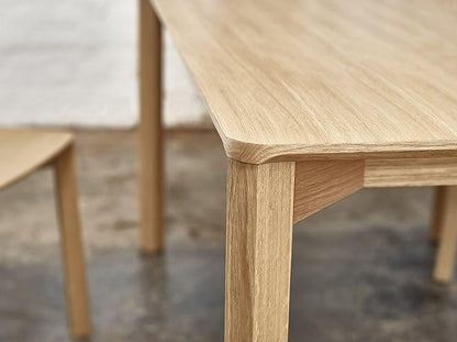 Lasa Dining Table