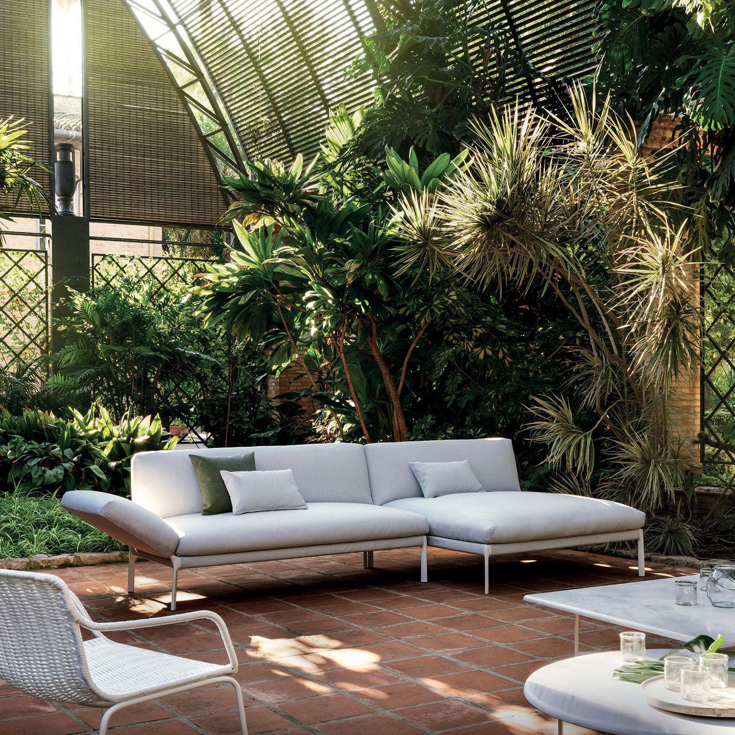 Livit C477 Chaise Longue-Contract Furniture Store for hospitality, leisure & commercial projects