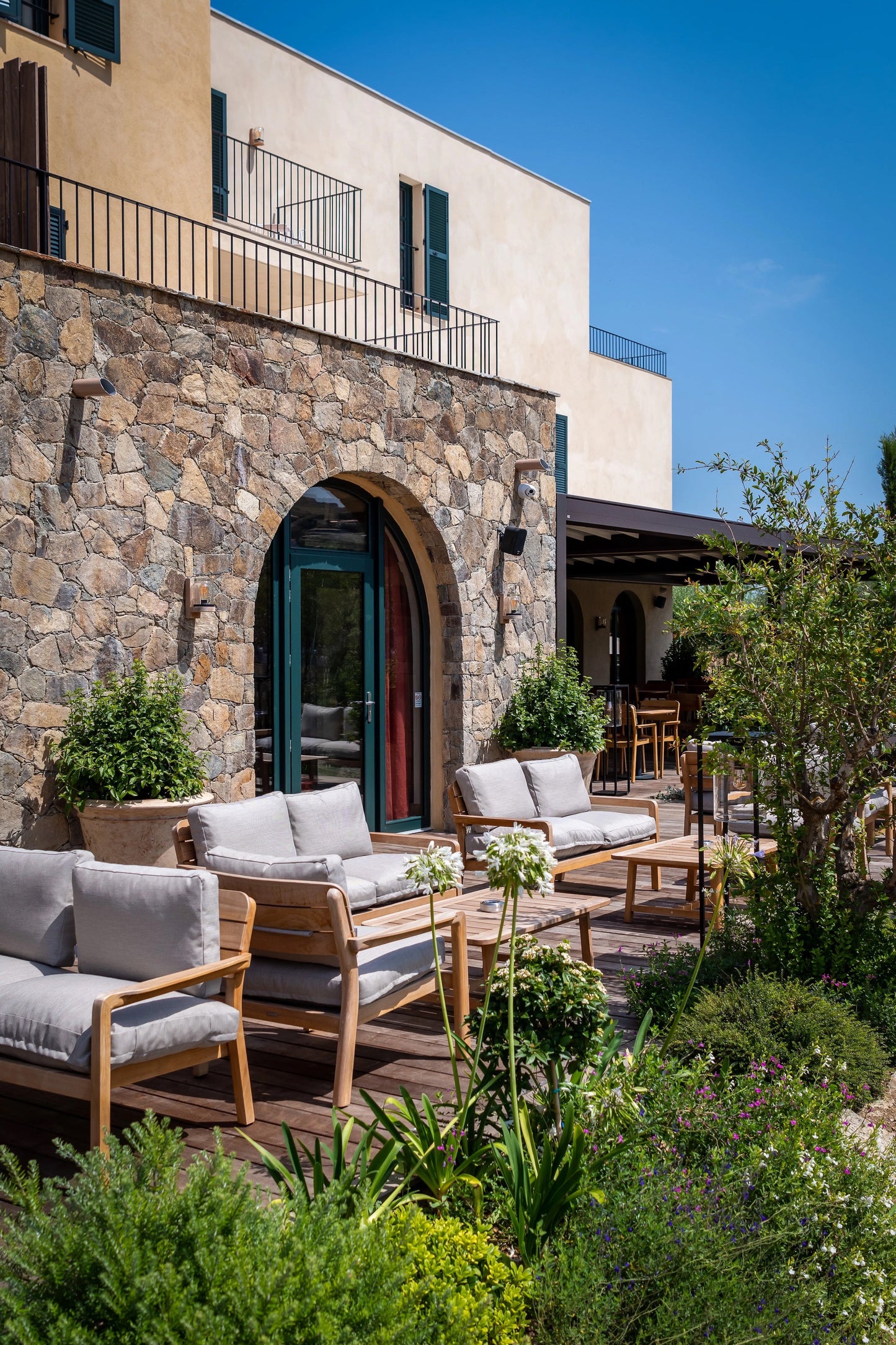 Lodge 2-Seater Sofa-Contract Furniture Store for hospitality, leisure & commercial projects