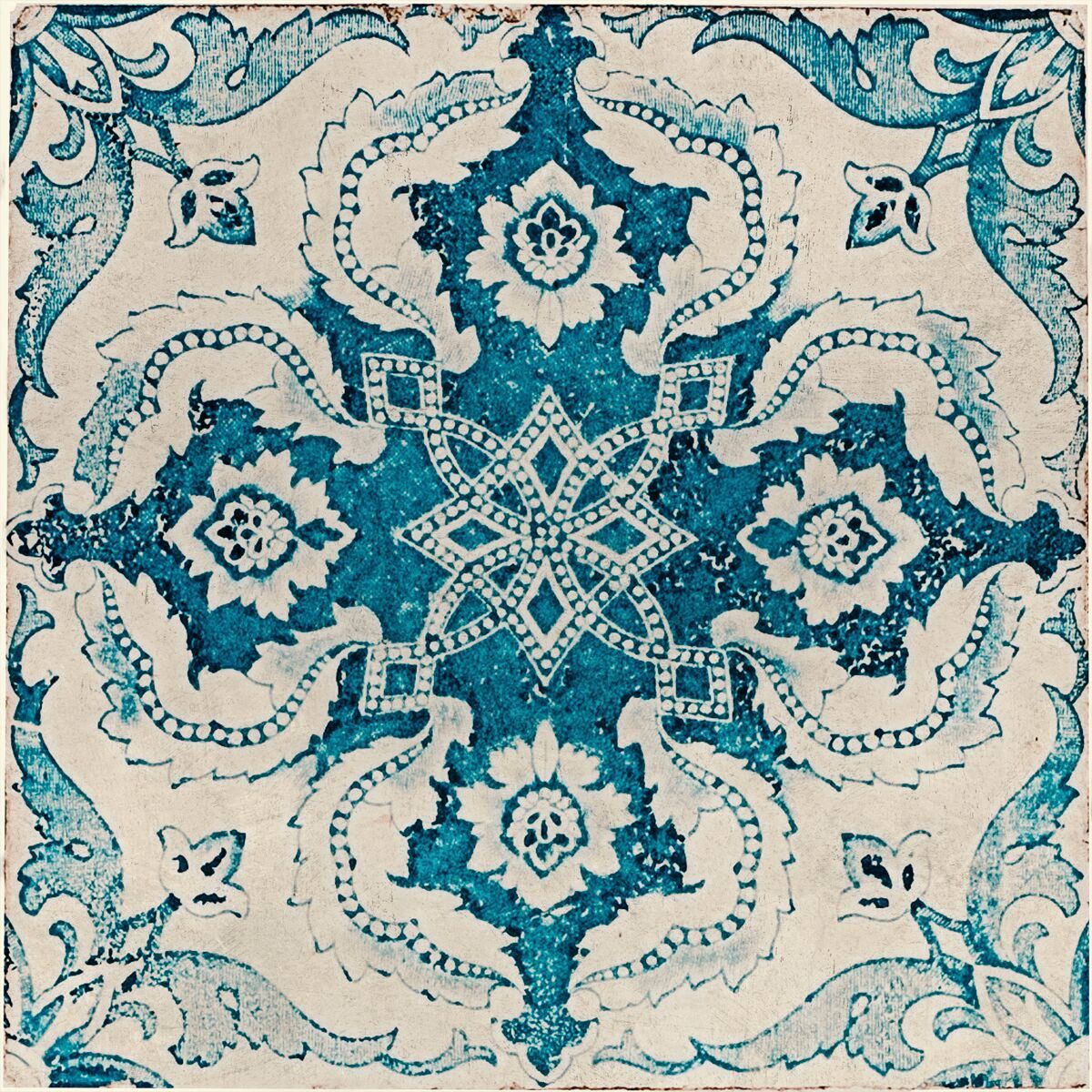 Longwy Wallpaper