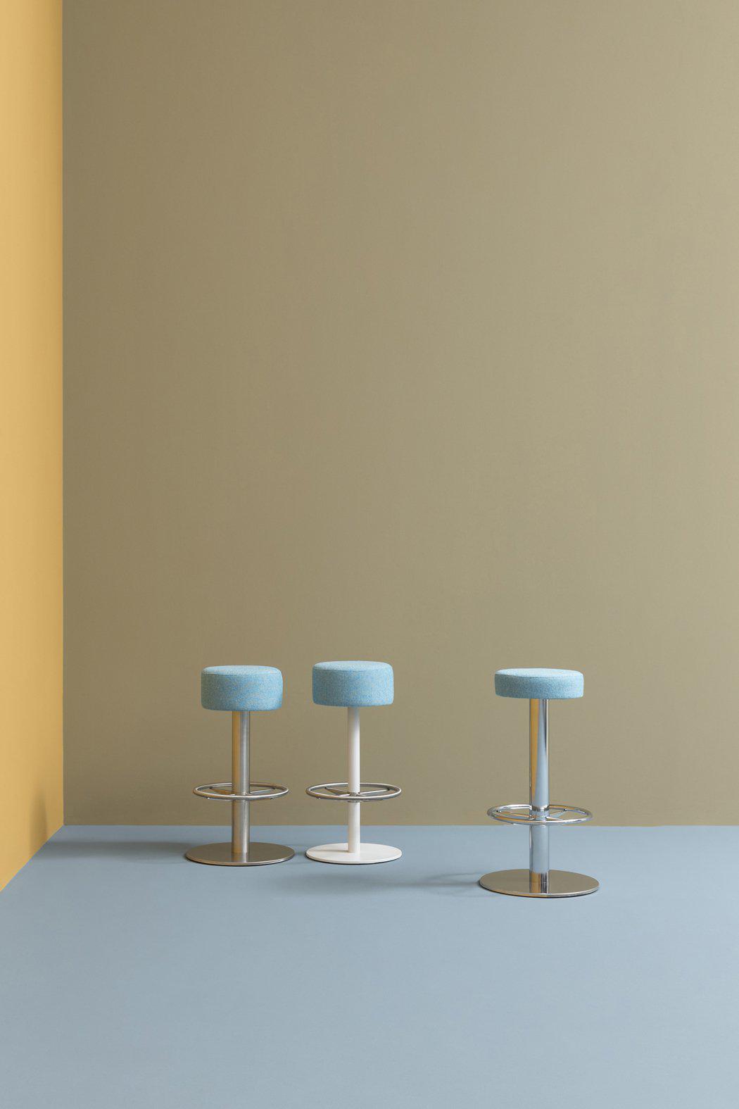 Lotus 4417 High Stool