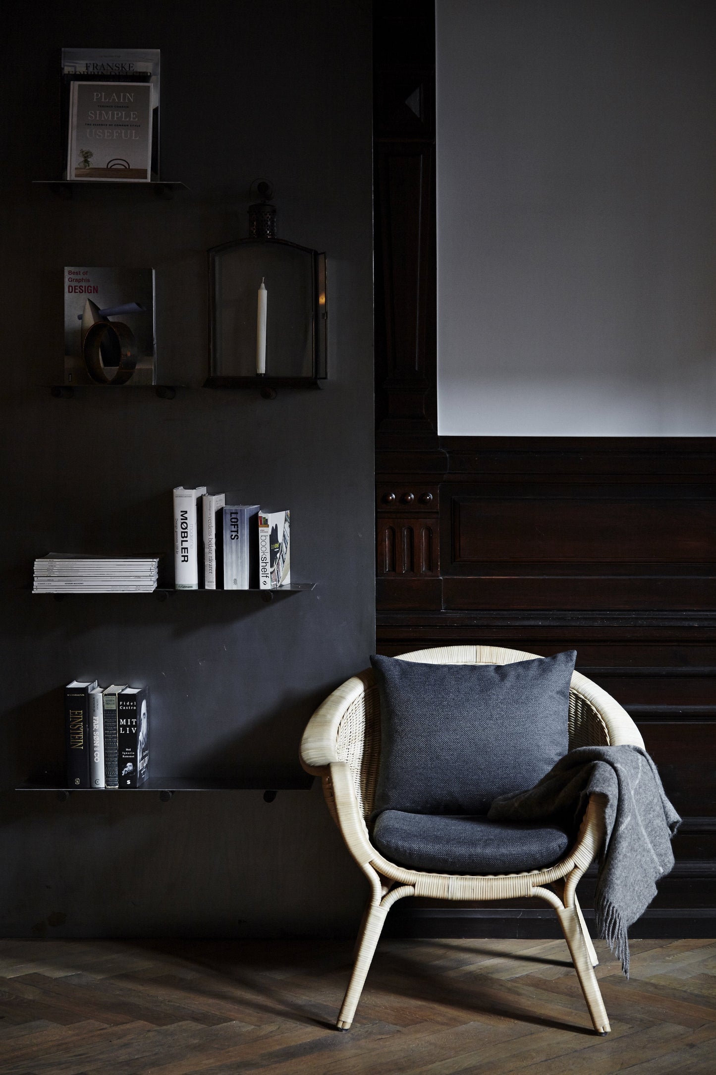 Madame Lounge Chair
