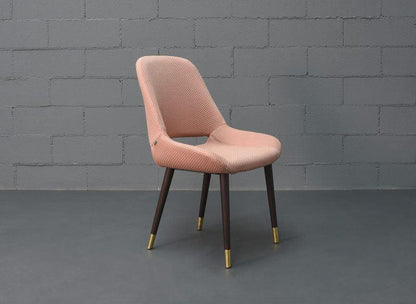 Magda 01 Base 100 Side Chair