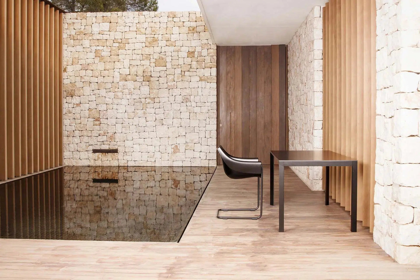 Manta Cantilever Armchair-Contract Furniture Store for hospitality, leisure & commercial projects