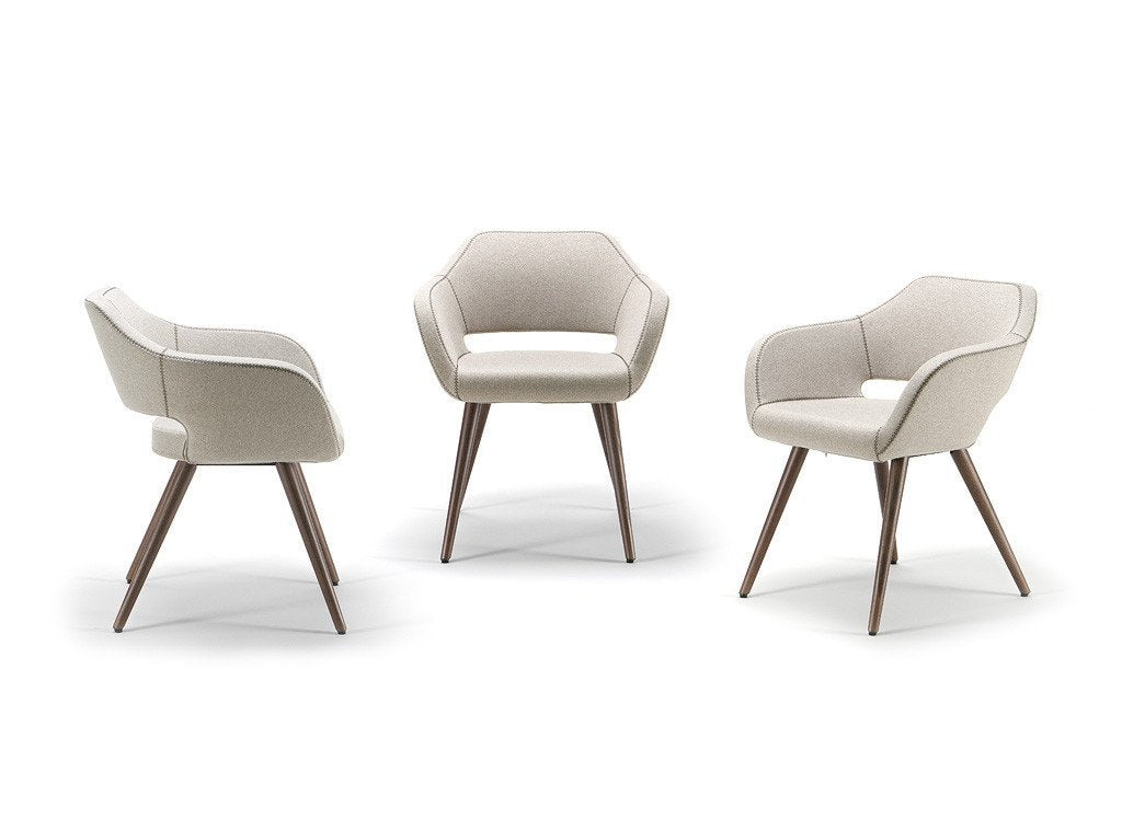Manu 04 Base 100 Armchair