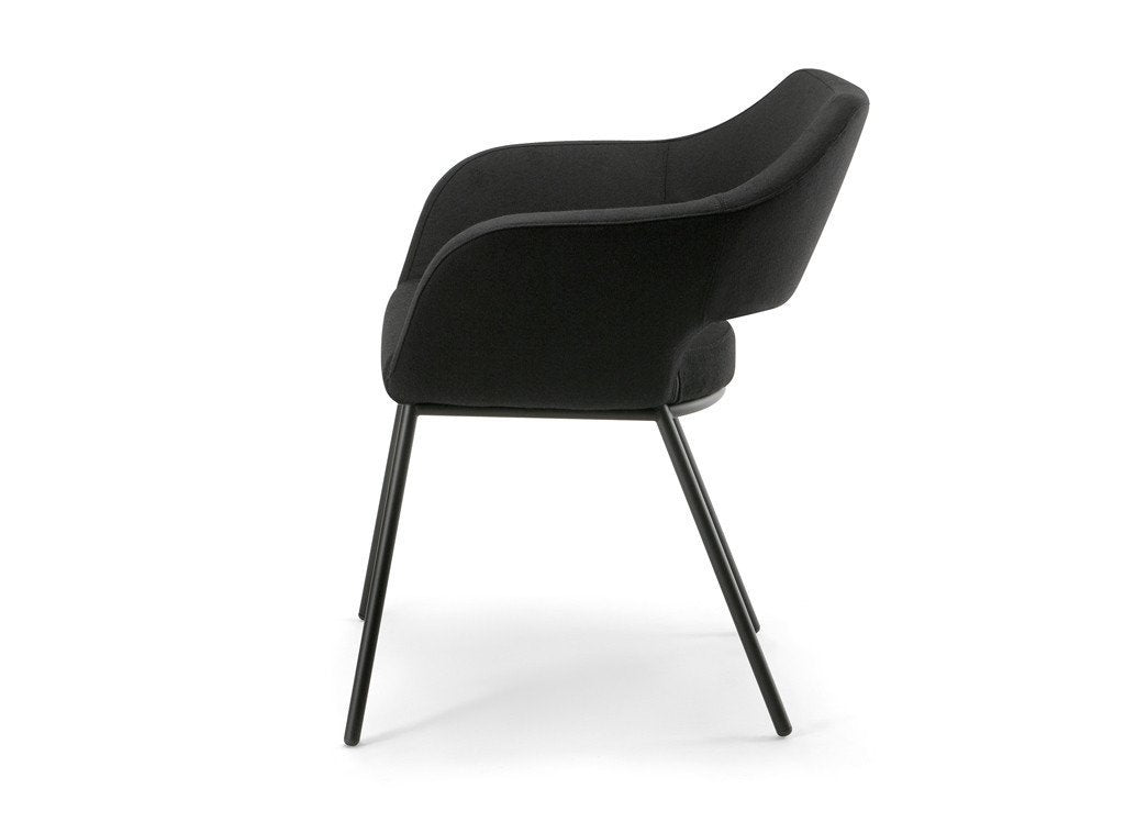 Manu 04 Base 113 Armchair