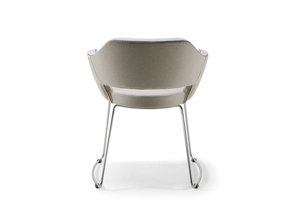 Manu 04 Base 114 Armchair