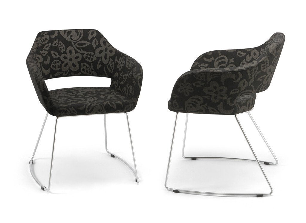 Manu 04 Base 114 Armchair