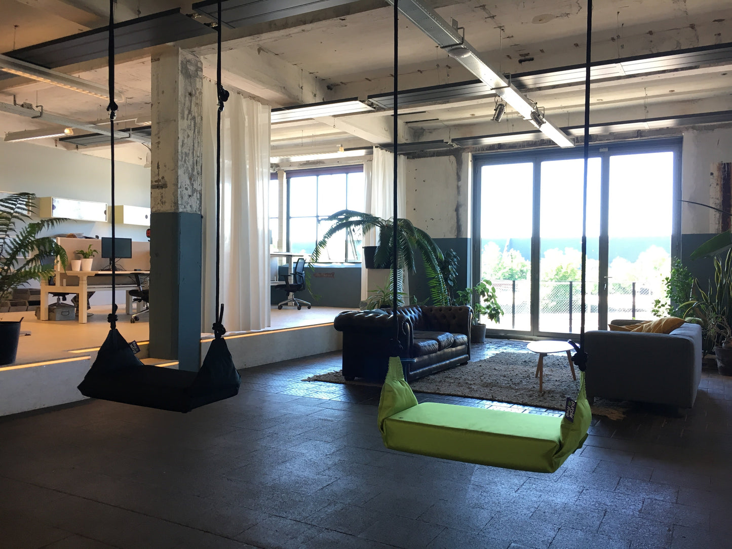 Marshmallow BIG Swing-Contract Furniture Store for hospitality, leisure & commercial projects