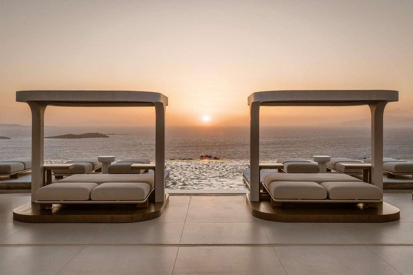 Milos Daybed-Contract Furniture Store for hospitality, leisure & commercial projects