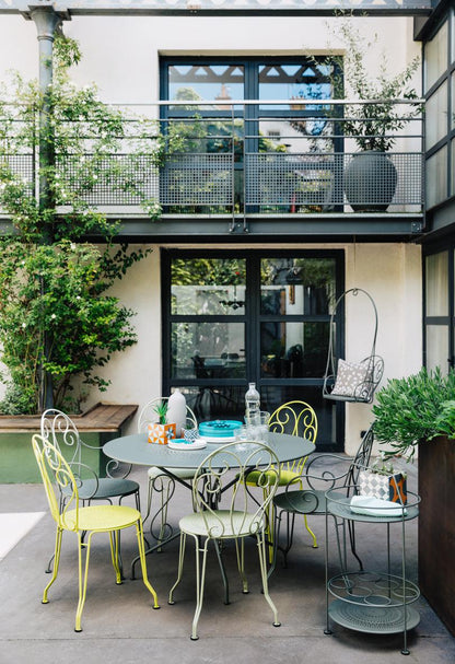 Montmartre 0630/0631 Dining Table-Contract Furniture Store for hospitality, leisure & commercial projects