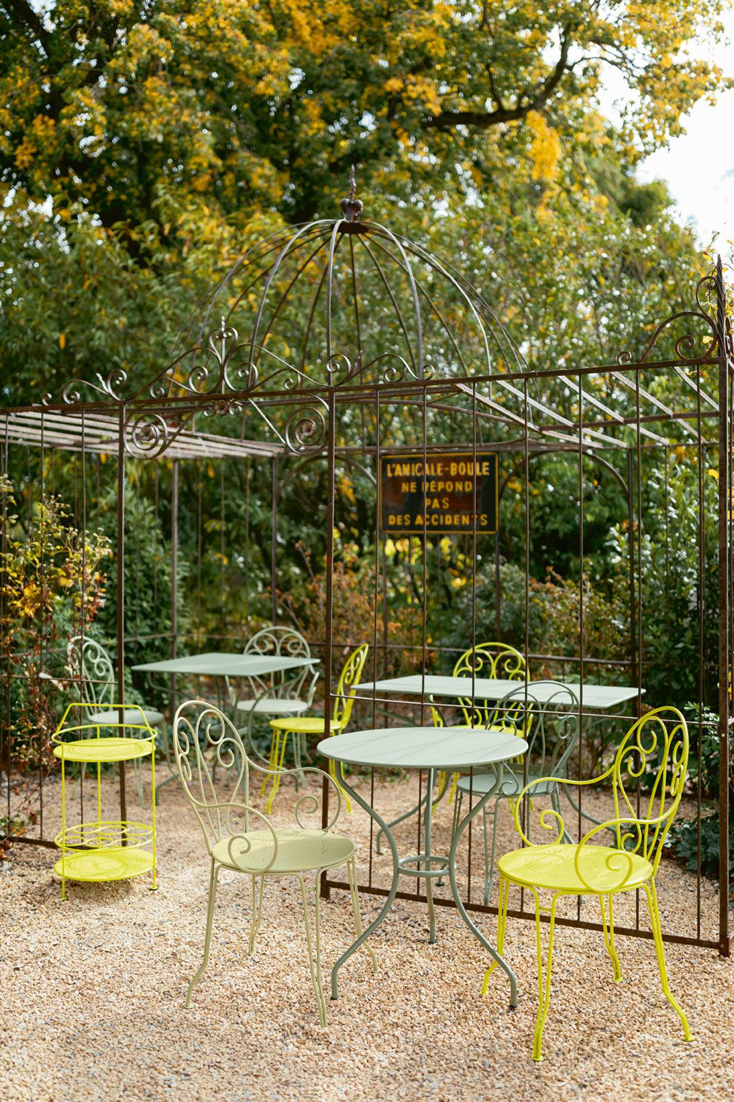 Montmartre 1060 Portable Bar-Contract Furniture Store for hospitality, leisure & commercial projects