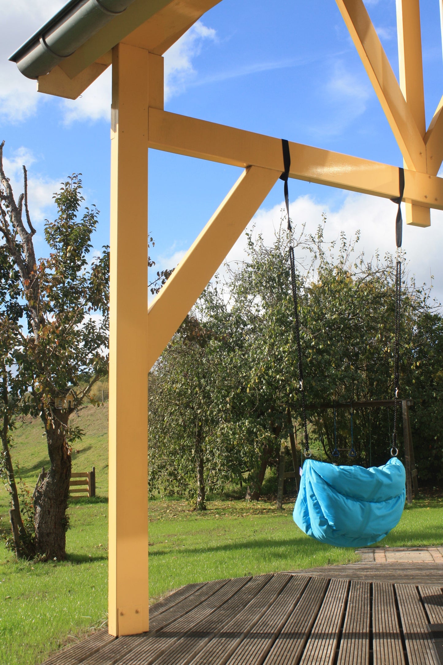 Moonboat Hammock-Contract Furniture Store for hospitality, leisure & commercial projects