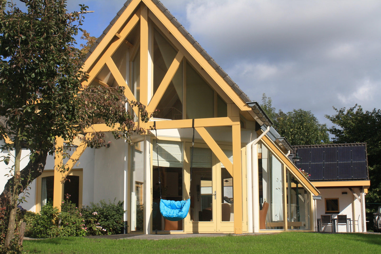 Moonboat Hammock-Contract Furniture Store for hospitality, leisure & commercial projects