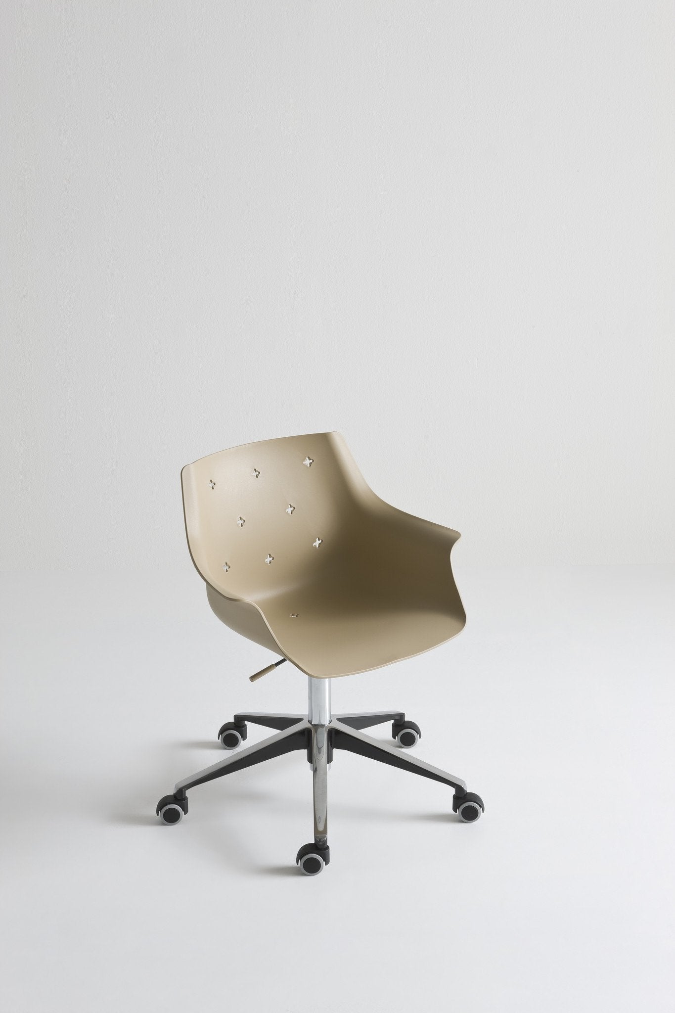 More 05R Armchair