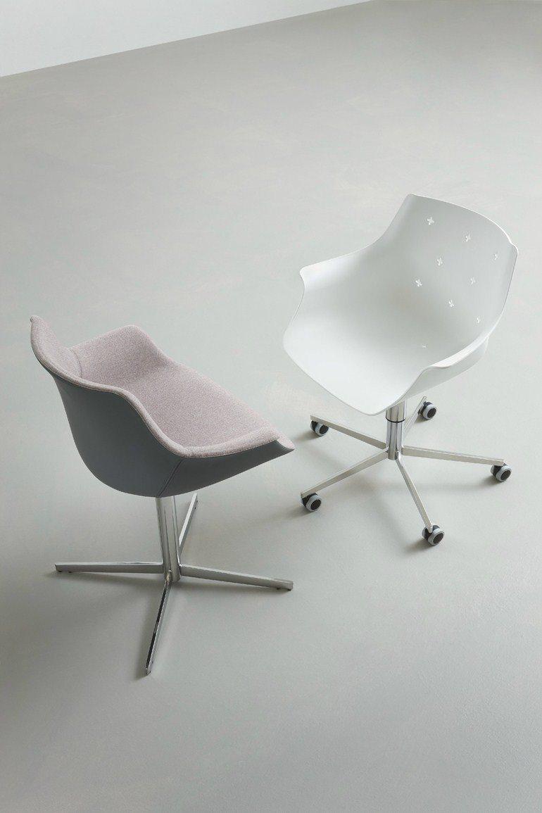 More 5R Armchair