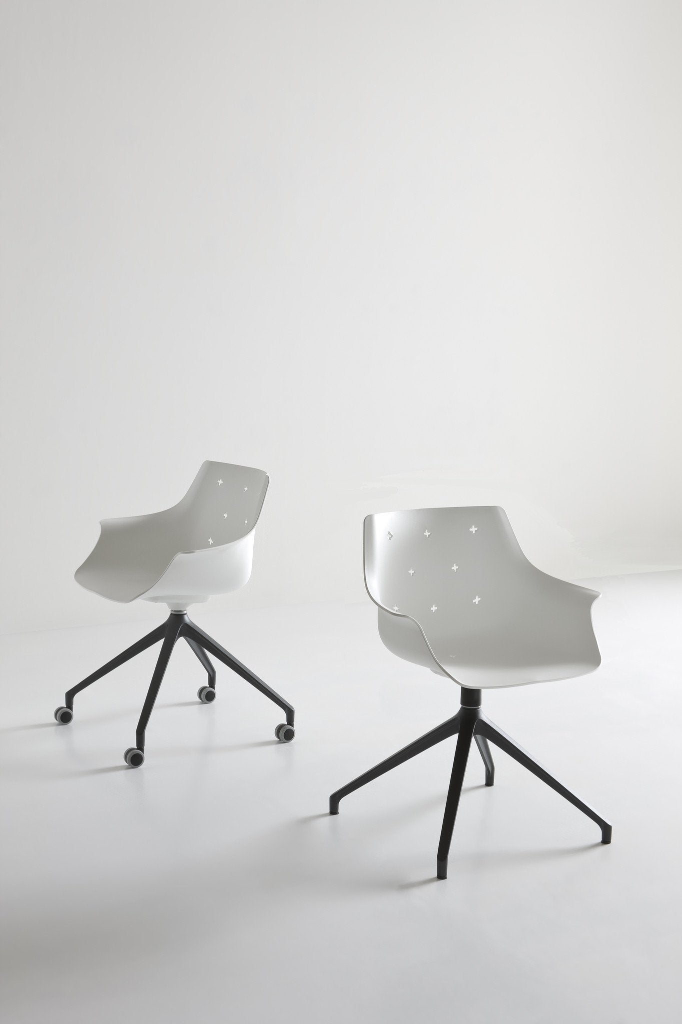 More U Armchair