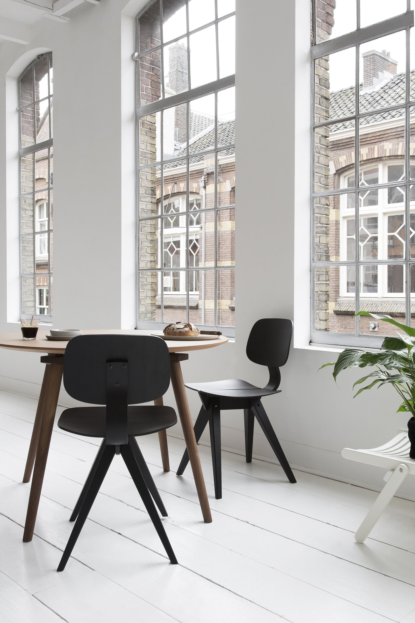 Mosquito Chair-Contract Furniture Store for hospitality, leisure & commercial projects