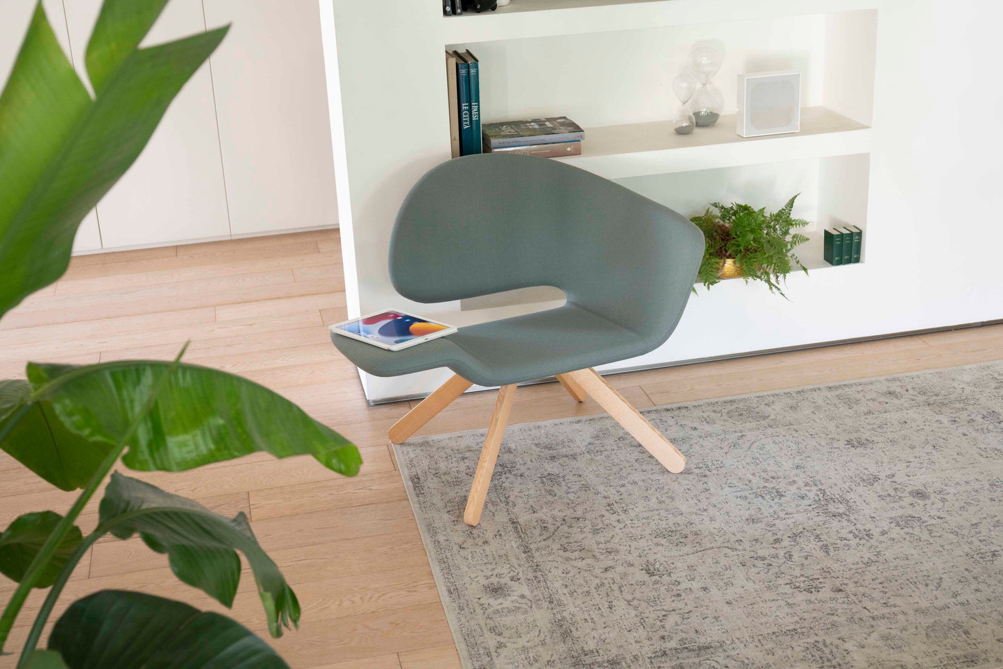 Nalì Wood Lounge Chair-Contract Furniture Store for hospitality, leisure & commercial projects