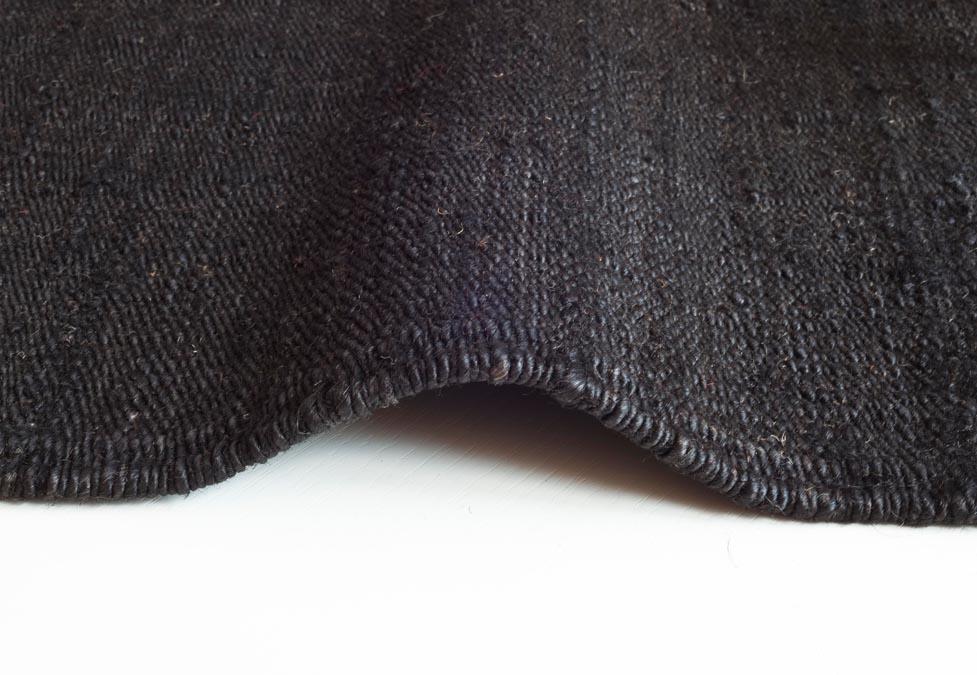 Natural Vegetal Black Rug