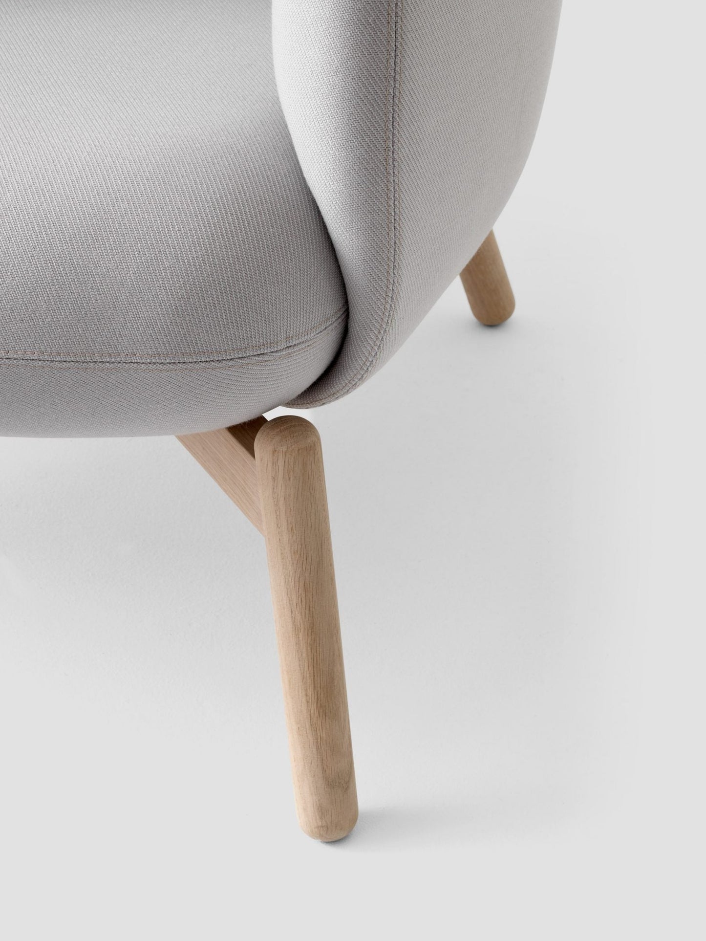 Nest Easy Chair Oak