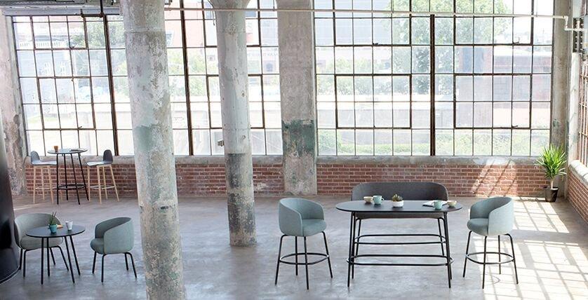 Nest High Poseur Table