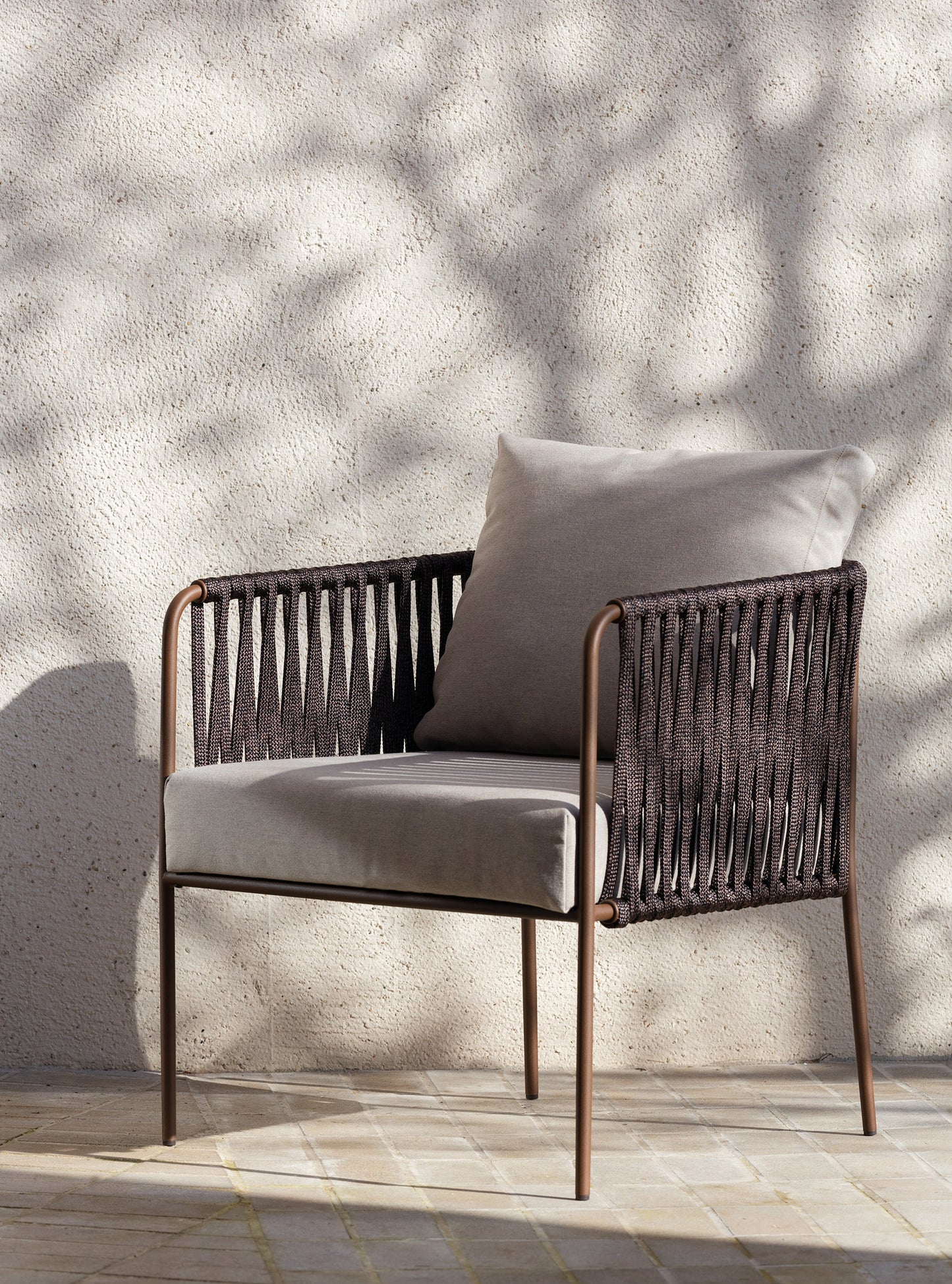 Nido Low Armchair-Contract Furniture Store for hospitality, leisure & commercial projects