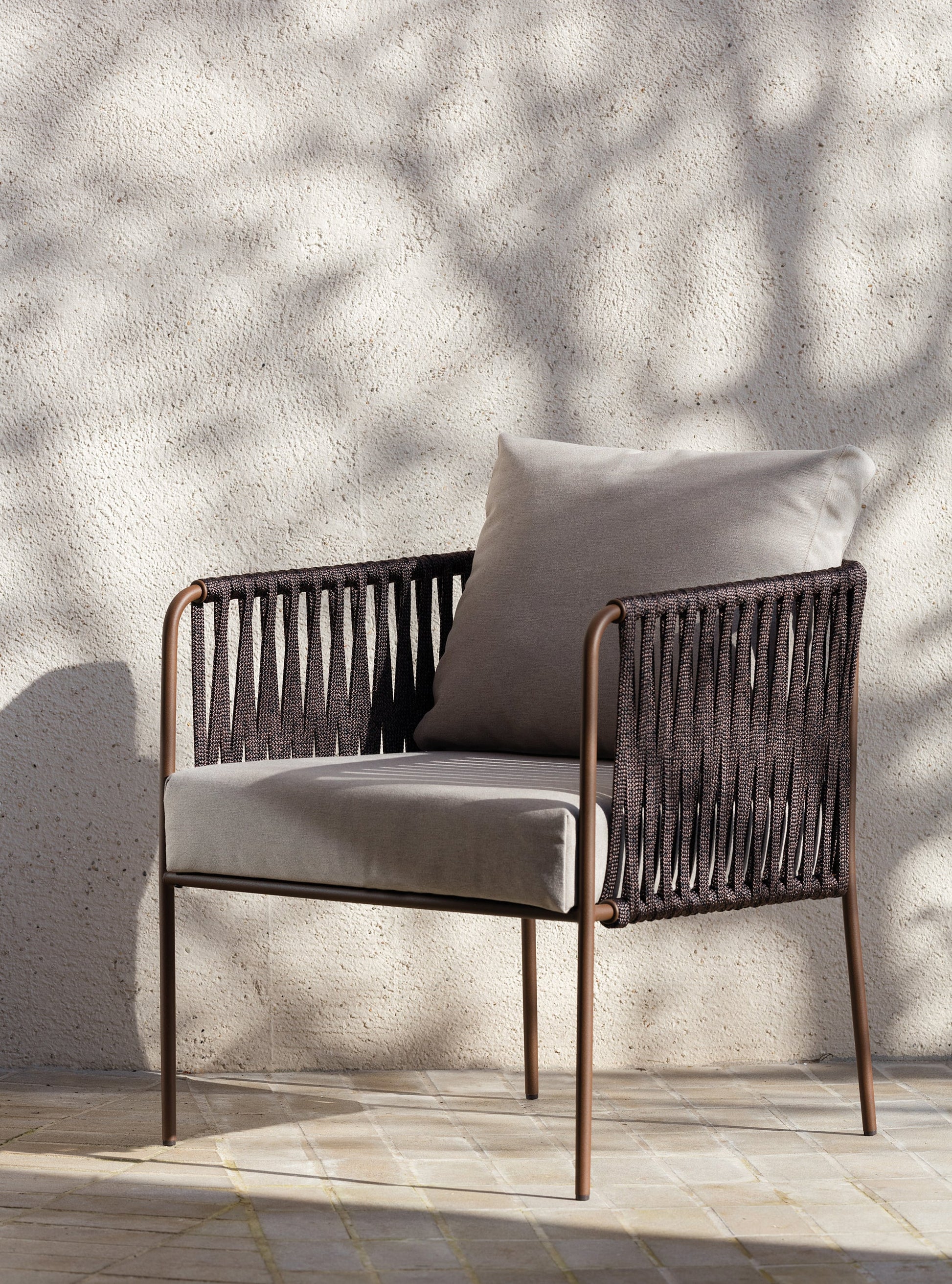 Nido Low Armchair-Contract Furniture Store for hospitality, leisure & commercial projects