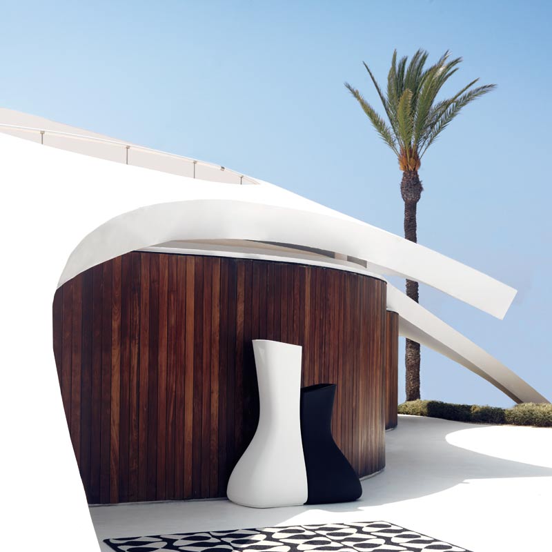 Noma Mellizas Planters-Contract Furniture Store for hospitality, leisure & commercial projects