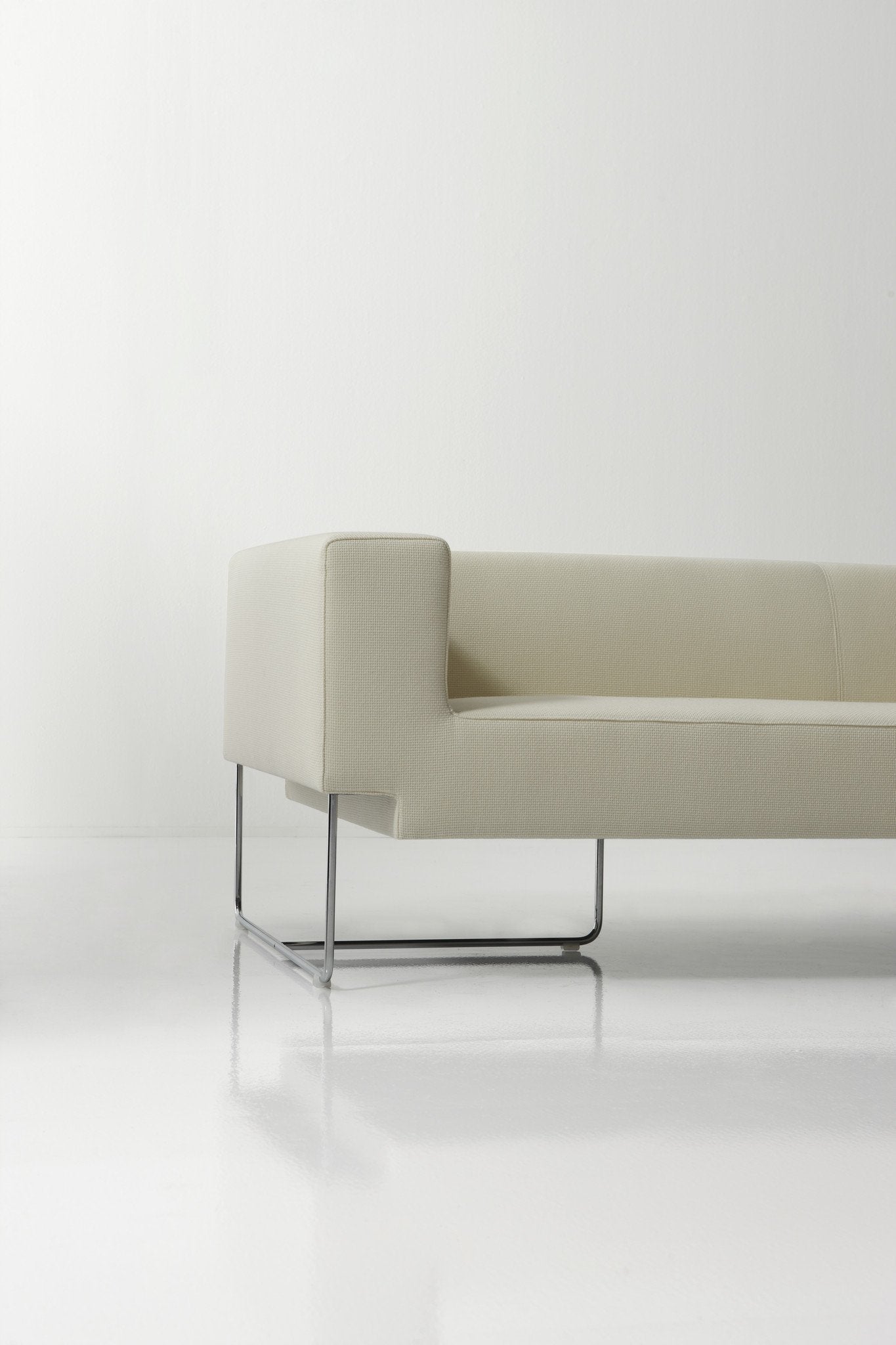 Nosso Sofa-Contract Furniture Store for hospitality, leisure & commercial projects