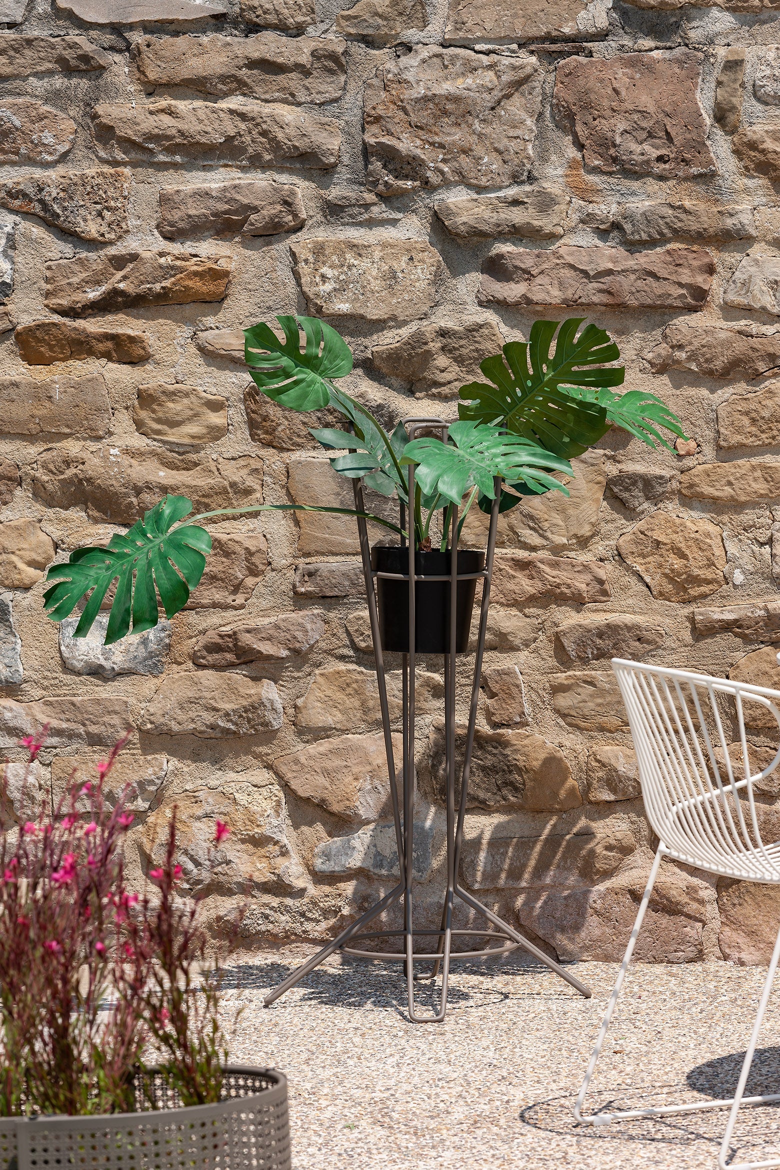 Nostrum Planter-Contract Furniture Store for hospitality, leisure & commercial projects