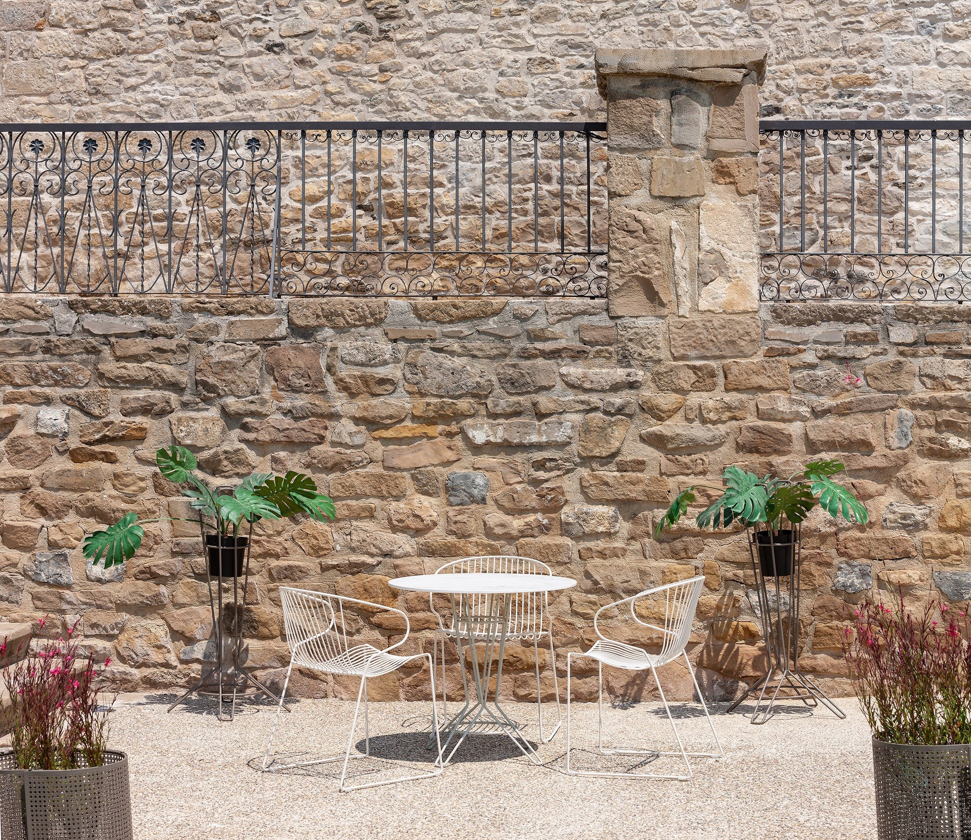 Nostrum Planter-Contract Furniture Store for hospitality, leisure & commercial projects