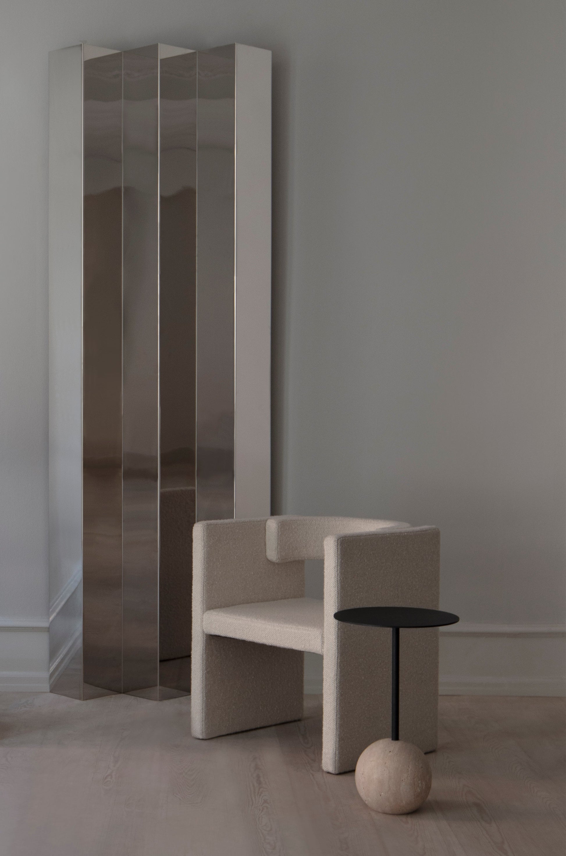 Novel Lounge Chair-Contract Furniture Store for hospitality, leisure & commercial projects