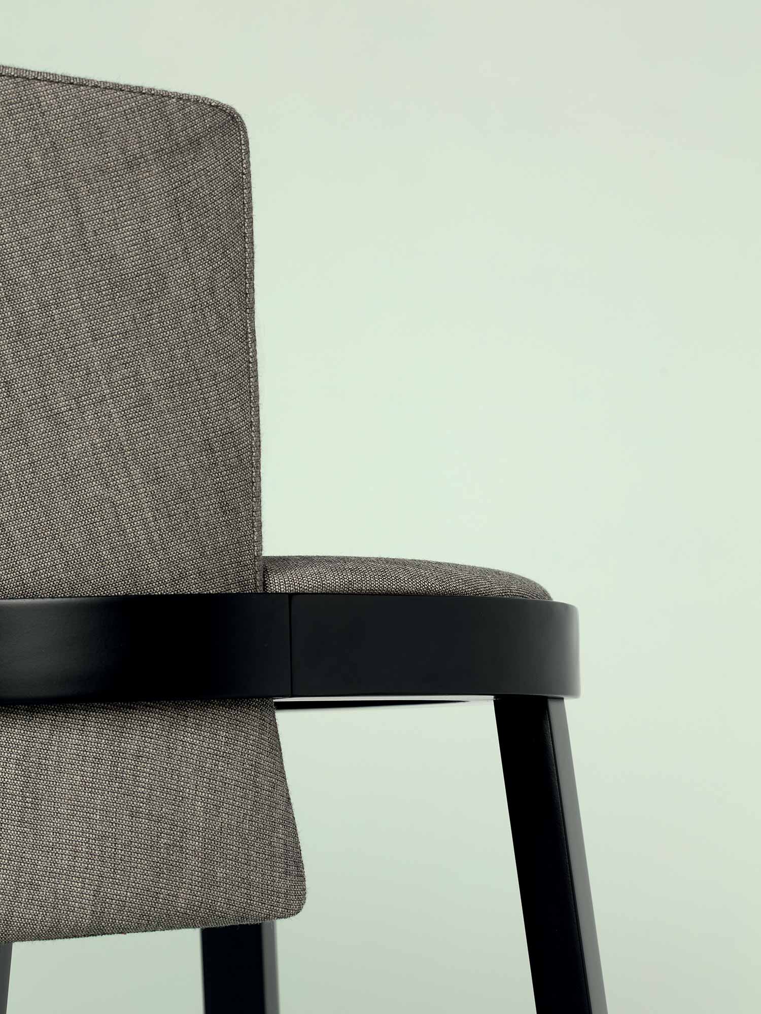 Obi 3.03.0 High Stool