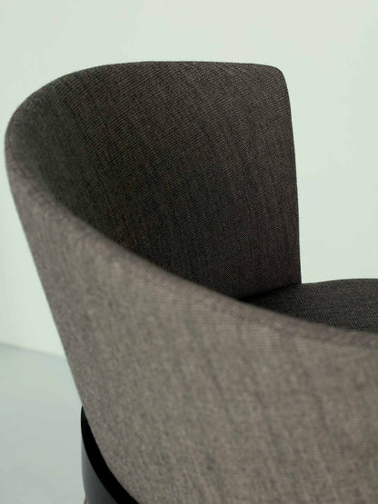 Obi 3.03.0 High Stool