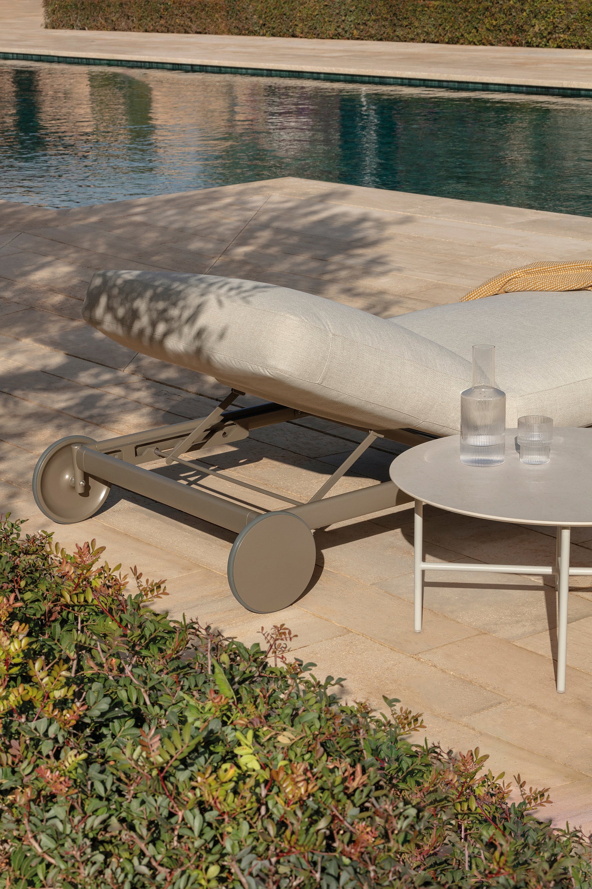 Obi C081 Chaise Longue