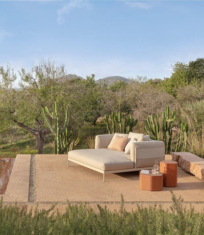 Obi C082 Daybed-Contract Furniture Store for hospitality, leisure & commercial projects