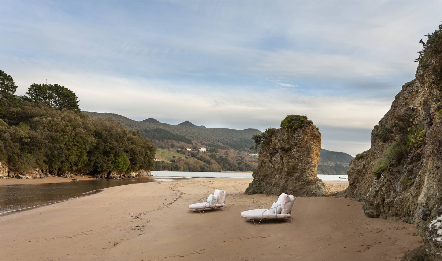 Olivo Daybed-Contract Furniture Store for hospitality, leisure & commercial projects