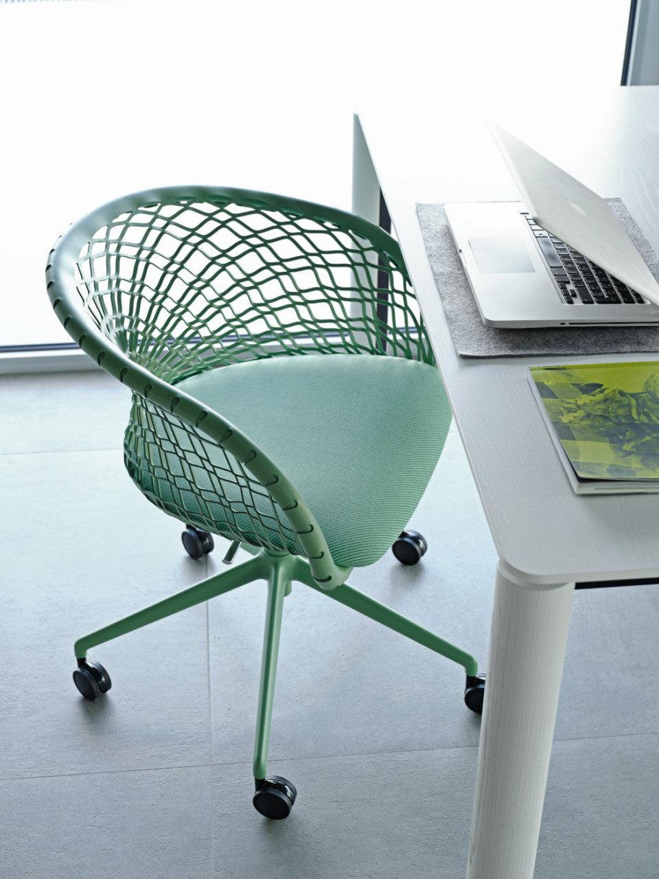 P47 DP TS Armchair-Contract Furniture Store for hospitality, leisure & commercial projects