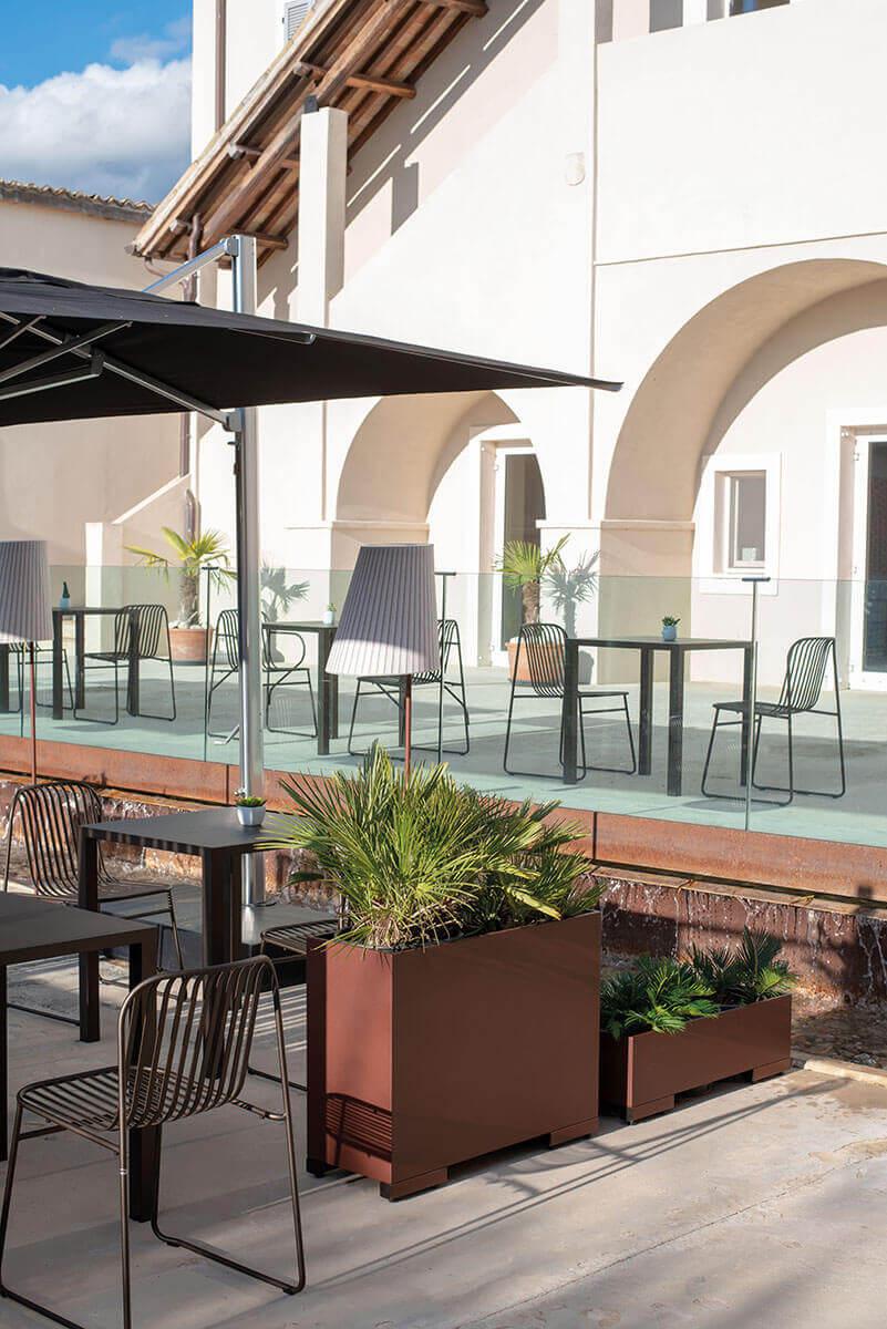 Patchwall 2042 Short Flower Box-Contract Furniture Store for hospitality, leisure & commercial projects