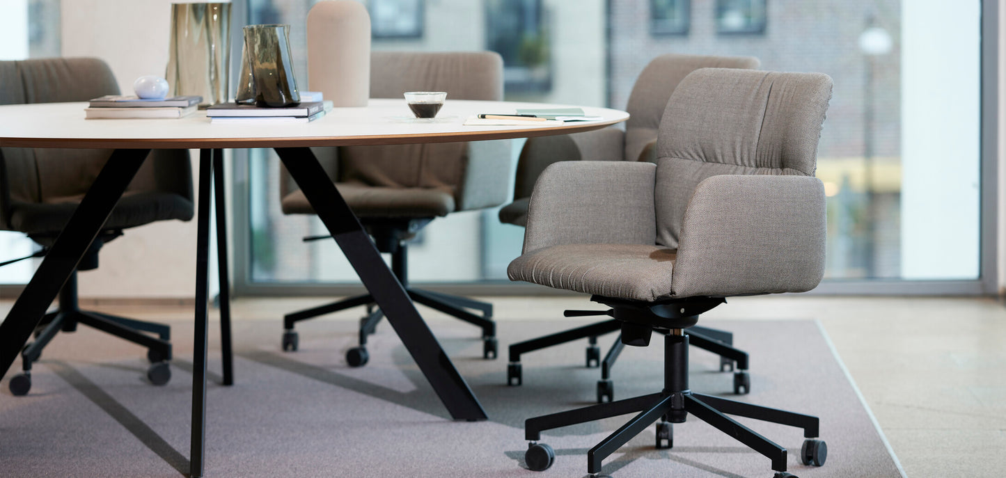 Peak Quattro Dining Table-Contract Furniture Store for hospitality, leisure & commercial projects