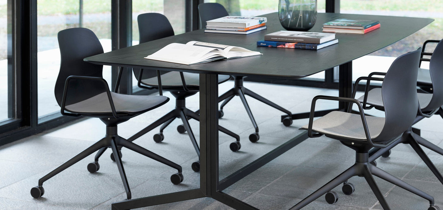 Pelican 03 Armchair-Contract Furniture Store for hospitality, leisure & commercial projects