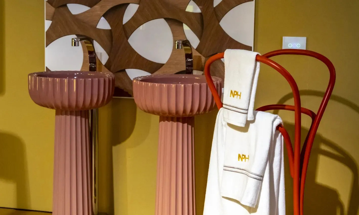 Petalo Clothes Hanger-Contract Furniture Store for hospitality, leisure & commercial projects