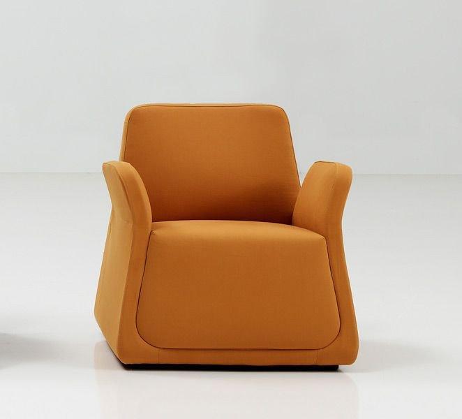 Pío-Pío Lounge Chair